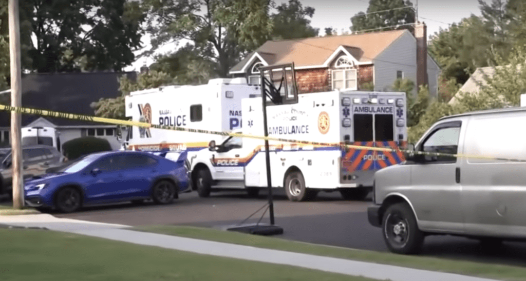 Encuentran muertos 5 miembros de una familia en Long Island